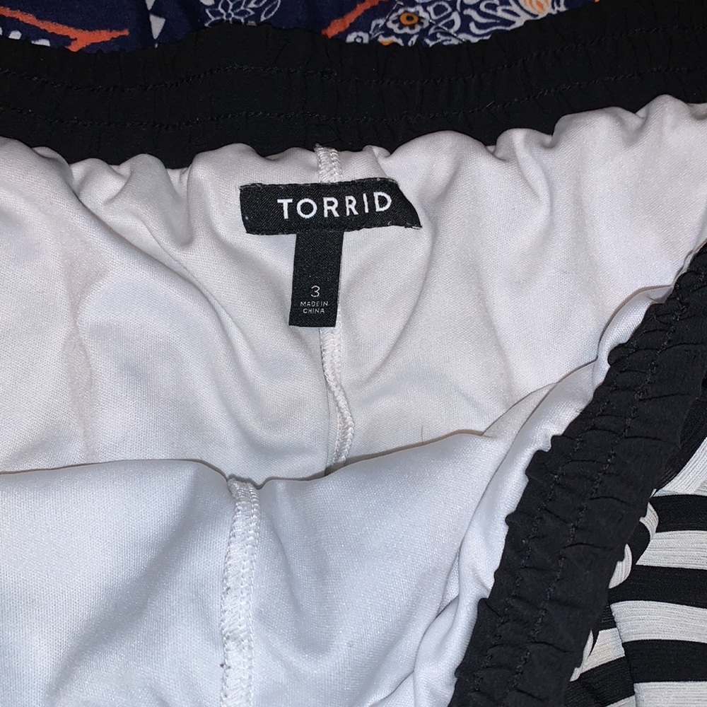 Torrid Retro Striped Chiffon Shorts Size 3X - Picture 11 of 11